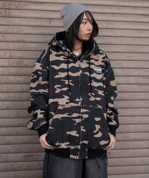 柄１　モデル：159cm L着用