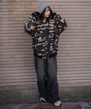 柄１　モデル：159cm L着用