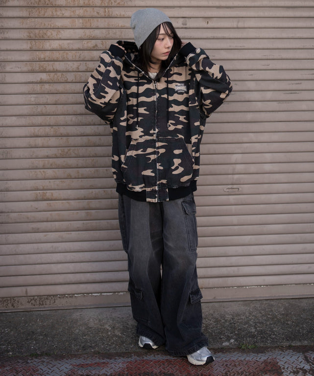 柄１　モデル：159cm L着用