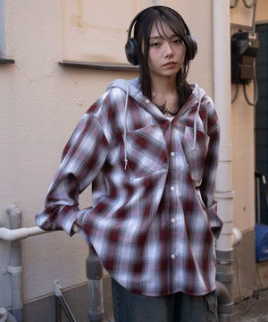 レッドチェック　モデル：159cm M着用