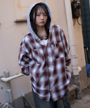 レッドチェック　モデル：159cm M着用