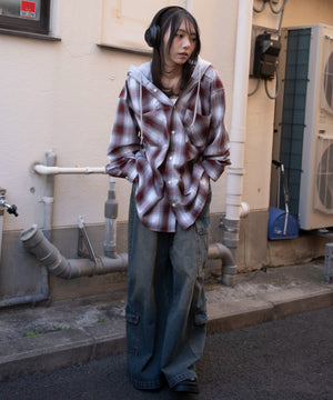 レッドチェック　モデル：159cm M着用