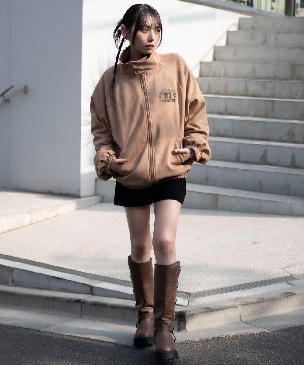 ベージュ　モデル：159cm L着用