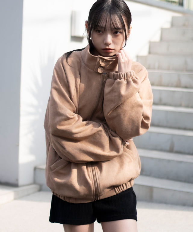 ベージュ　モデル：159cm L着用