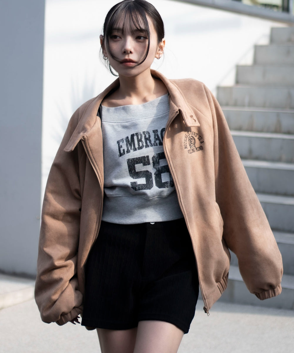 ベージュ　モデル：159cm L着用