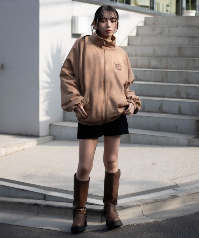 ベージュ　モデル：159cm L着用