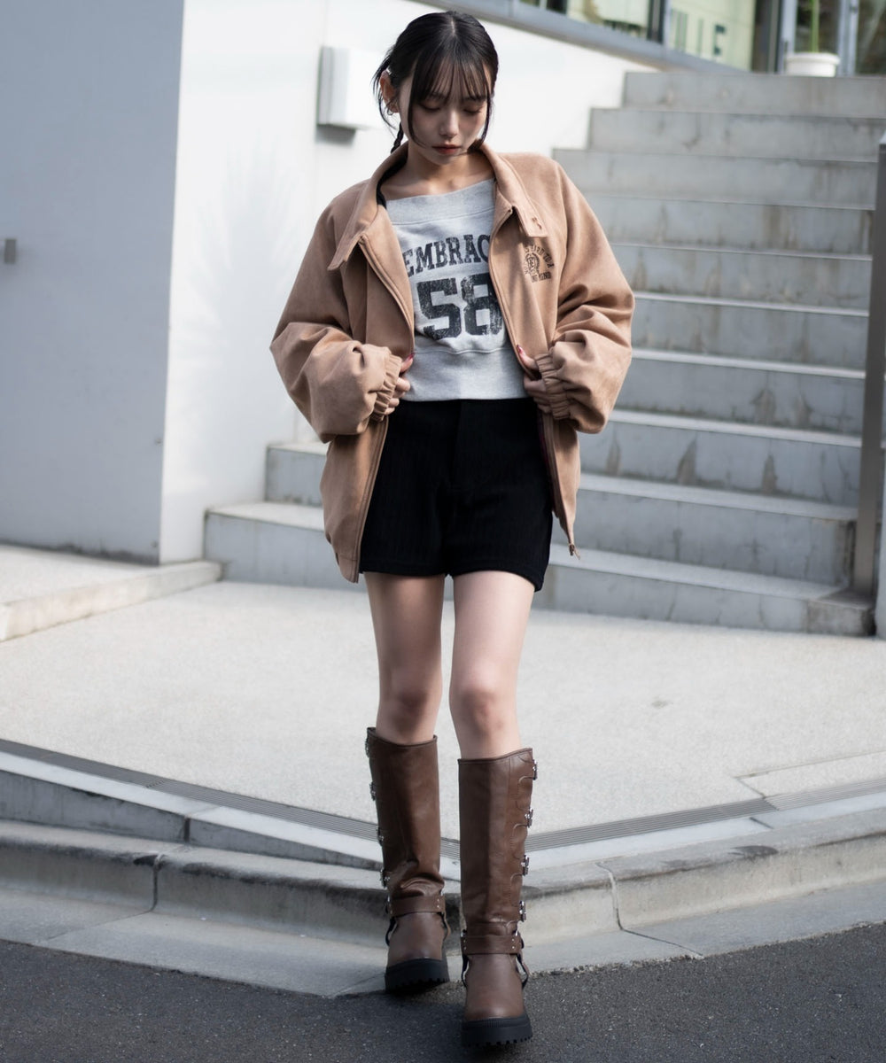 ベージュ　モデル：159cm L着用