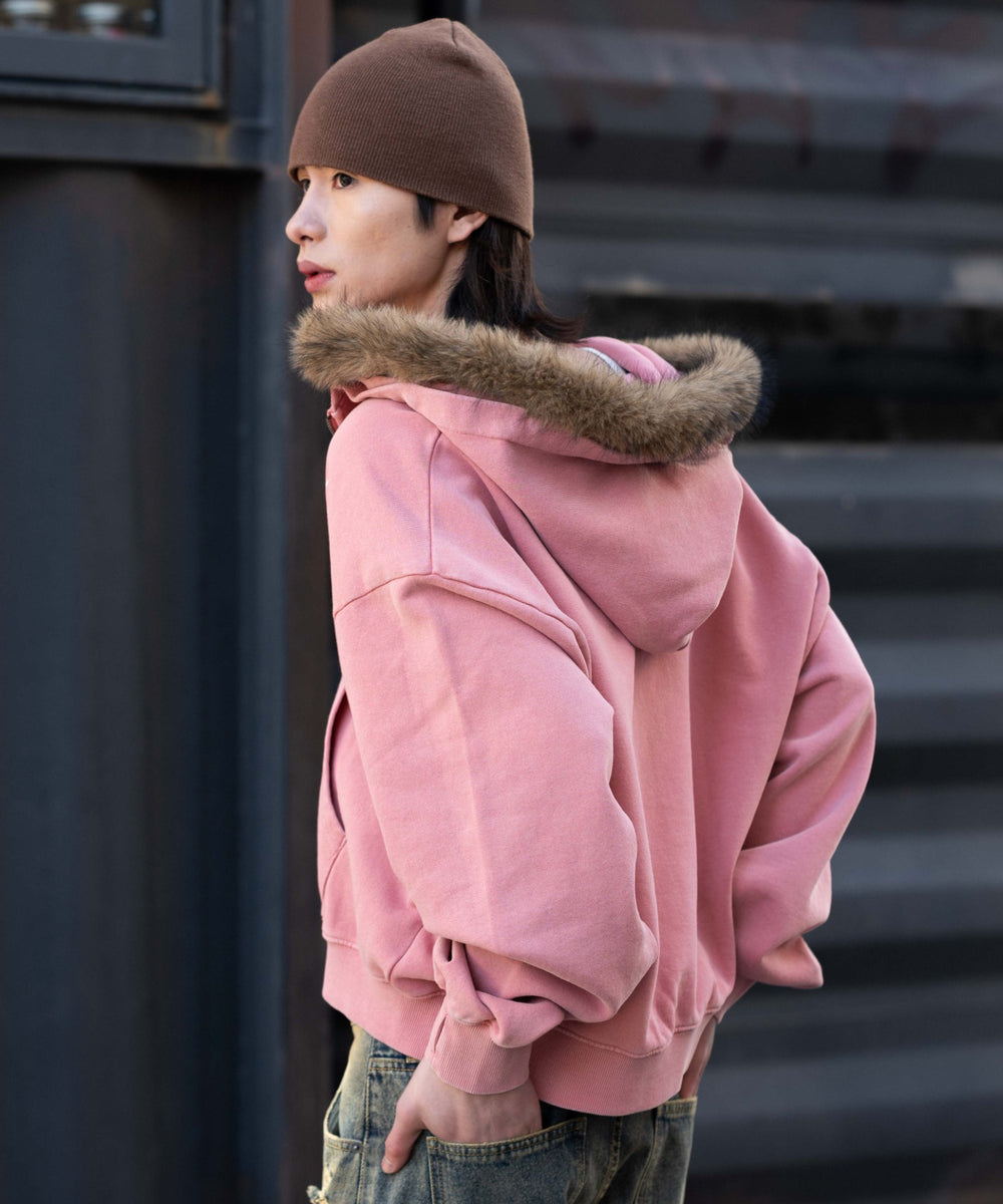 ピンク モデル：182cm L着用