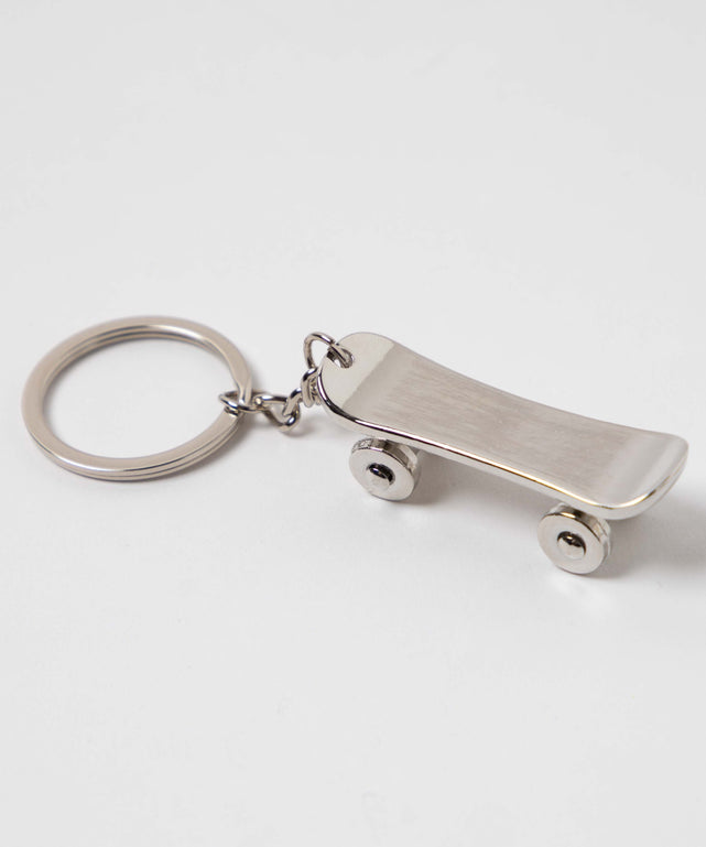 メタルスケボーキーホルダー