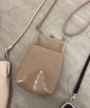 グレージュクロコ