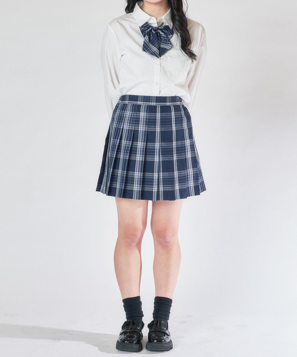 ホワイト　モデル：155cm　M着用