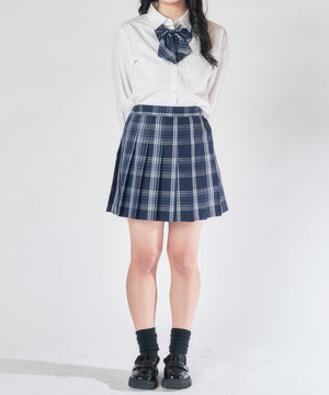 ホワイト　モデル：155cm　M着用