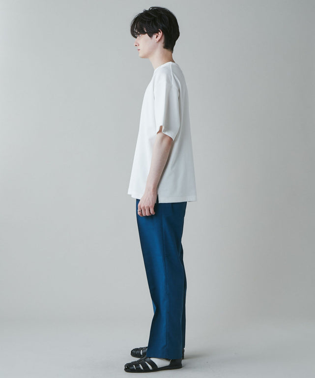 ホワイト モデル：180cm L着用