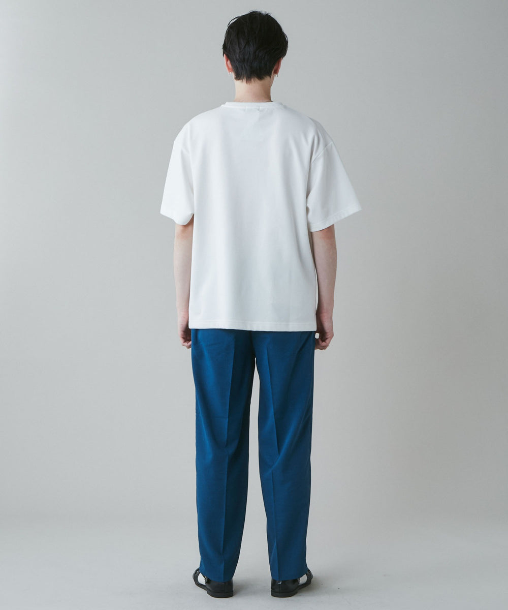 ホワイト モデル：180cm L着用