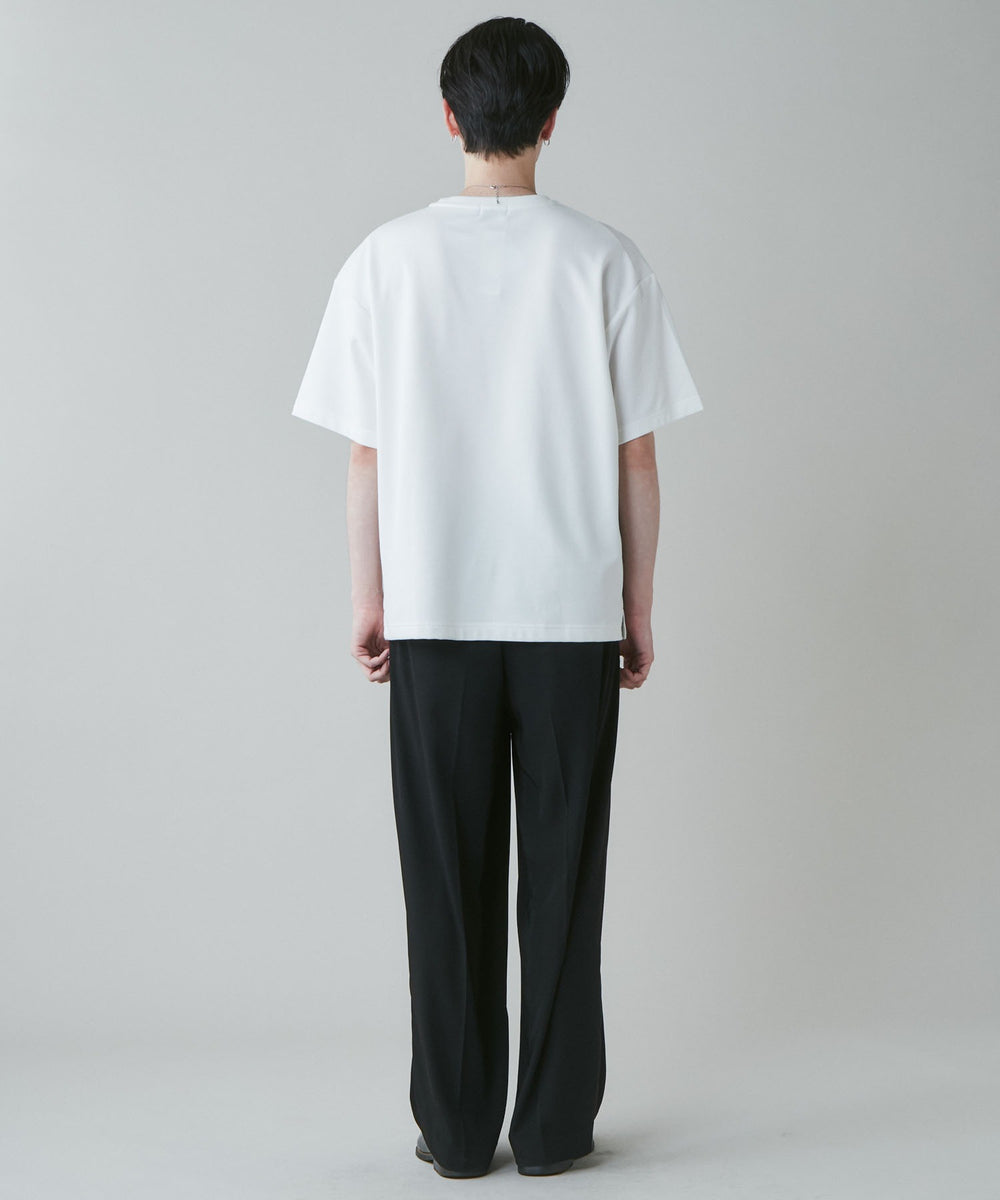 ホワイト モデル：180cm L着用