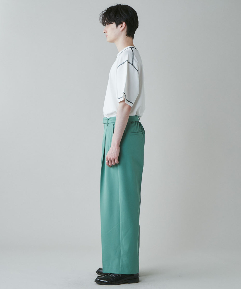 ホワイトその他 モデル：180cm L着用