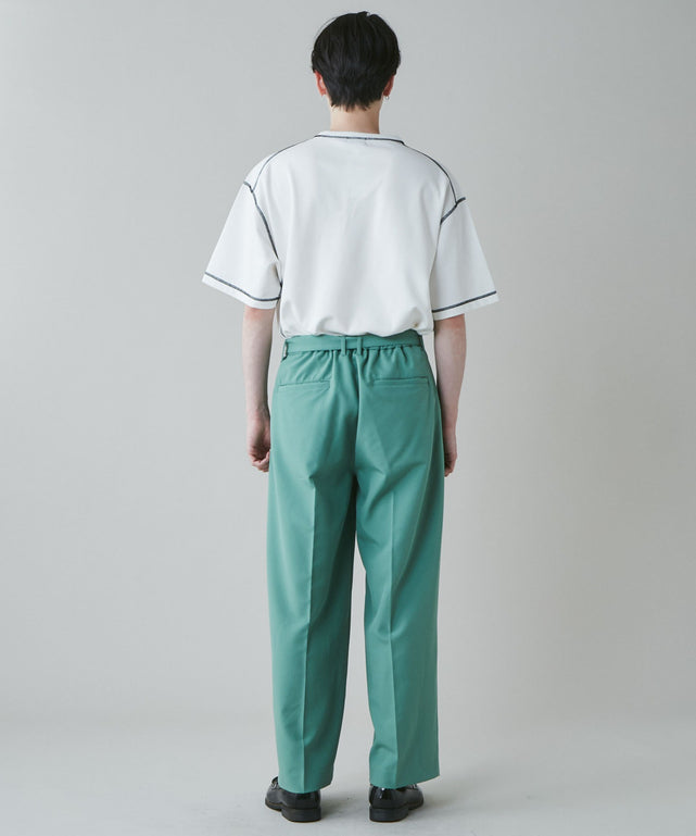 ホワイトその他 モデル：180cm L着用