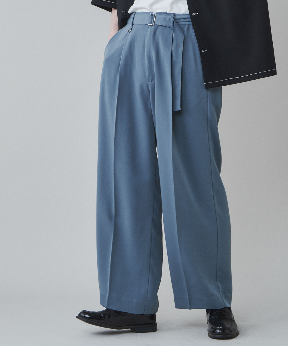 ブルーその他 モデル：180cm L着用