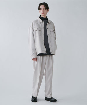 ホワイトアイボリー モデル：180cm L着用