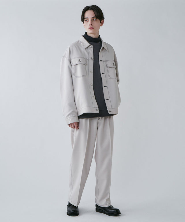 ホワイトアイボリー モデル：180cm L着用