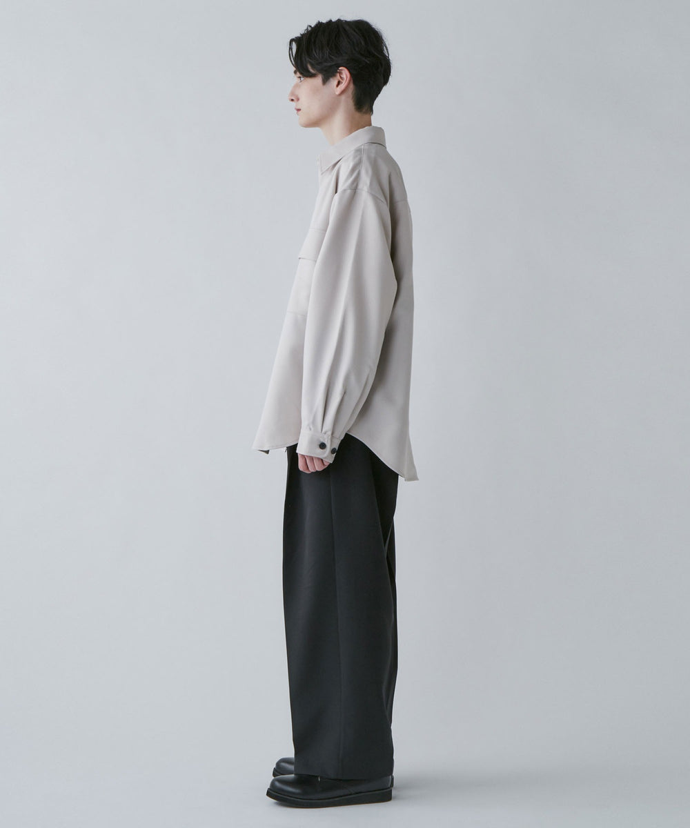 ホワイトアイボリー  モデル：180cm L着用