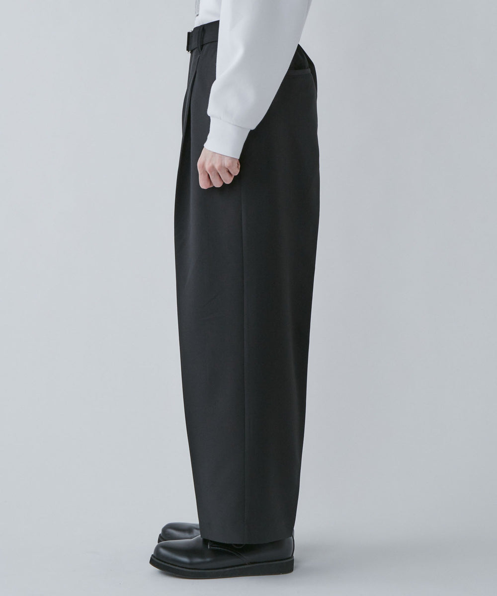 ブラック モデル：180cm L着用