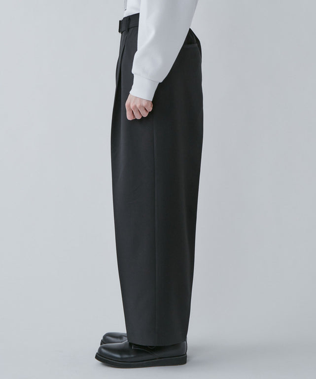 ブラック モデル：180cm L着用