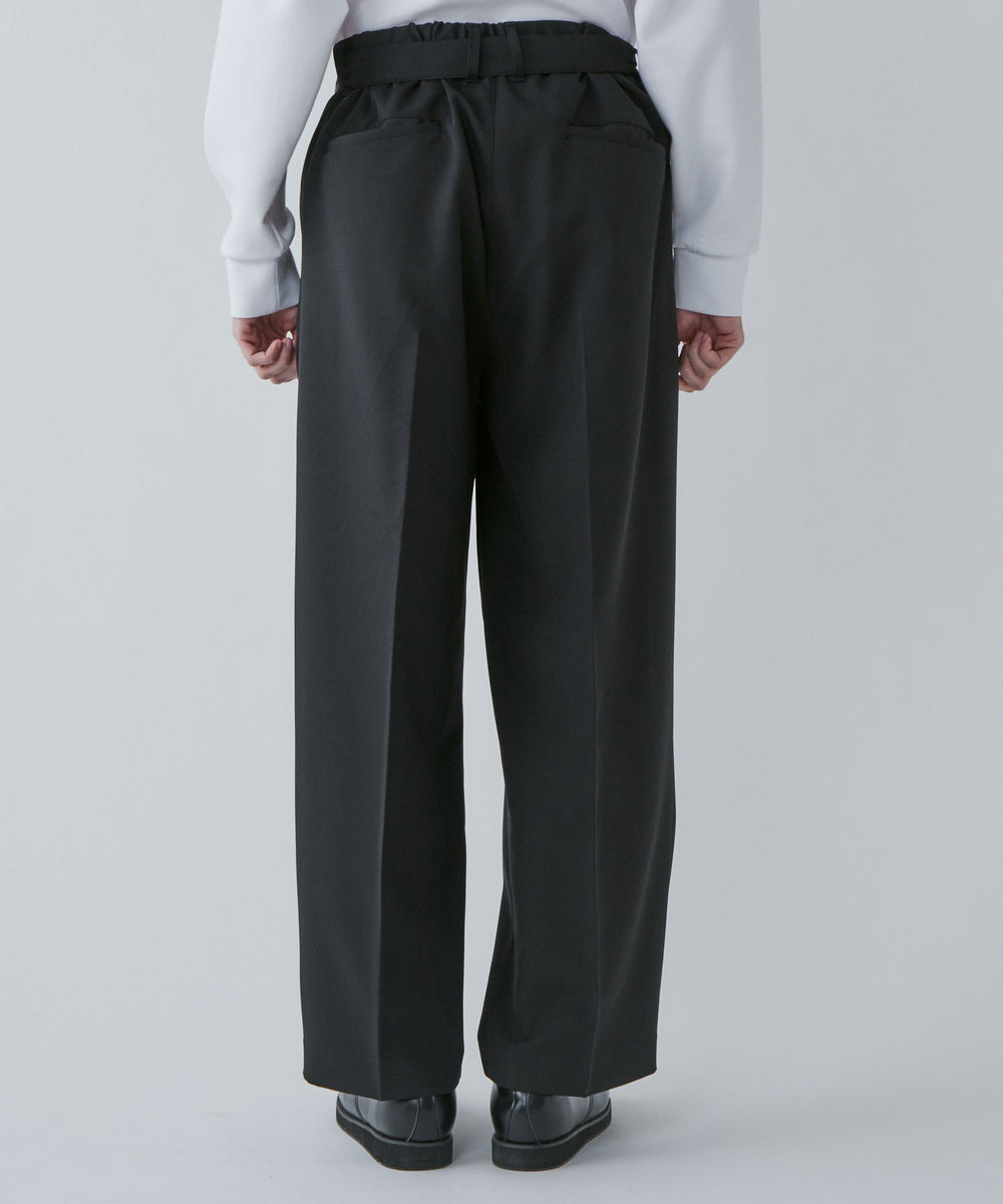 ブラック モデル：180cm L着用