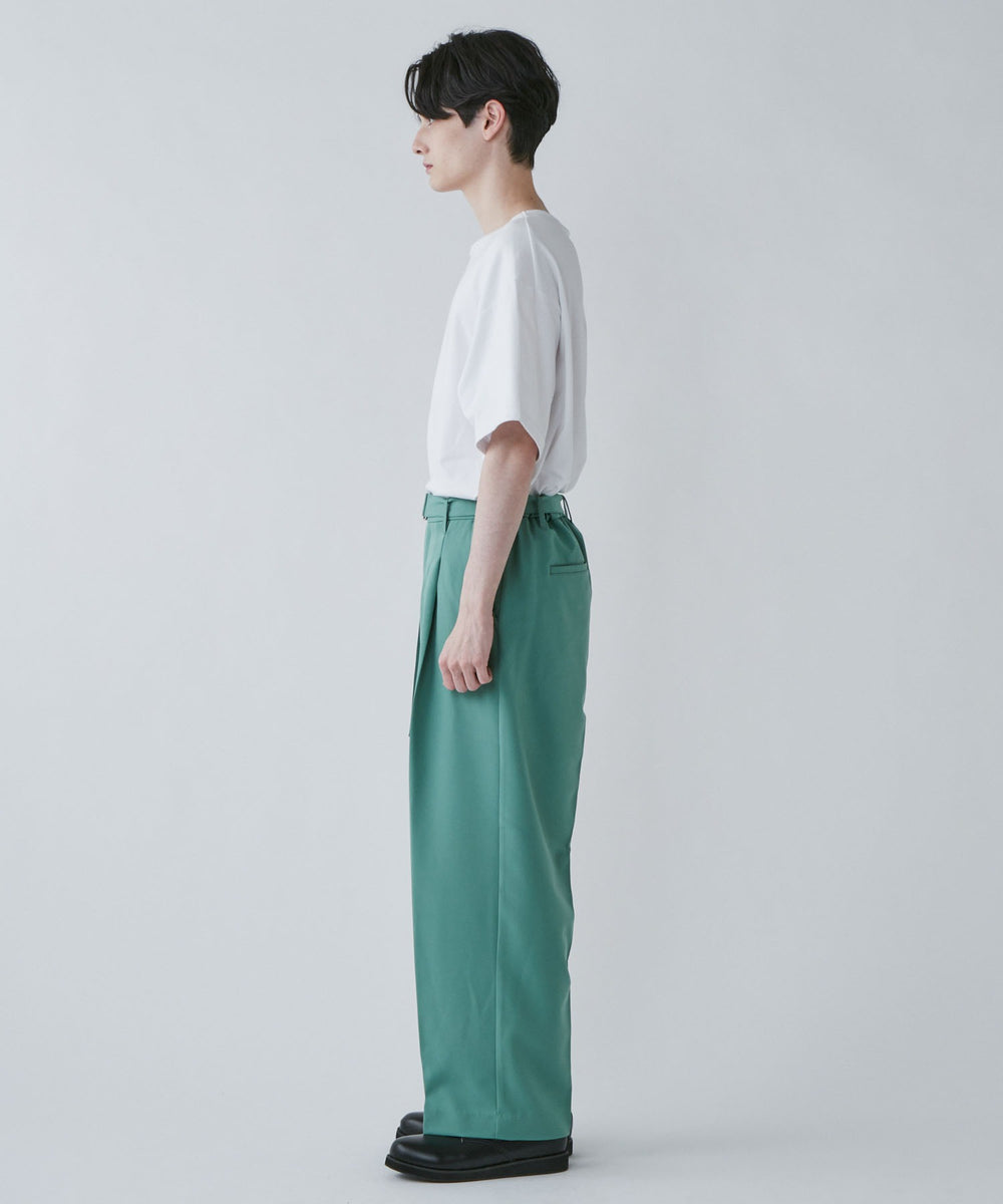 グリーンその他 モデル：180cm L着用