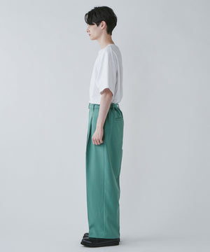 グリーンその他 モデル：180cm L着用