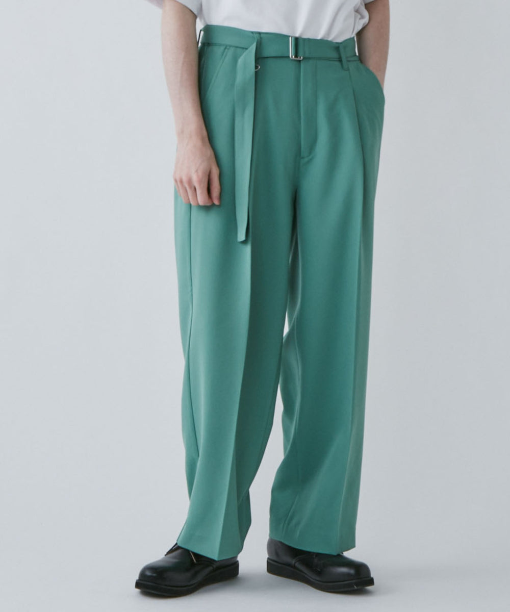 グリーンその他 モデル：180cm L着用