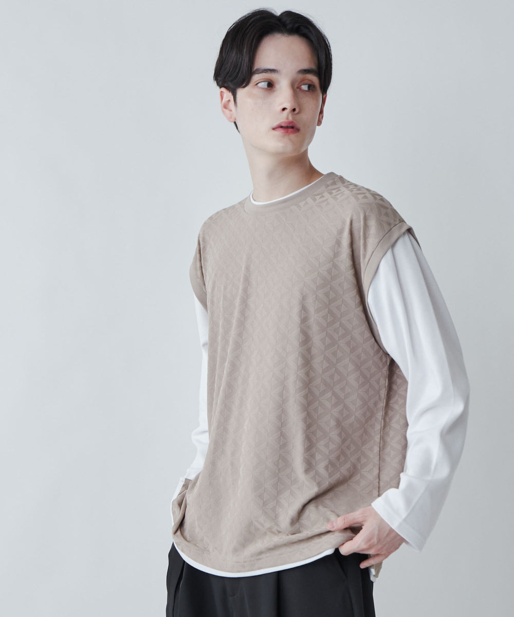 ベージュその他 モデル：180cm L着用