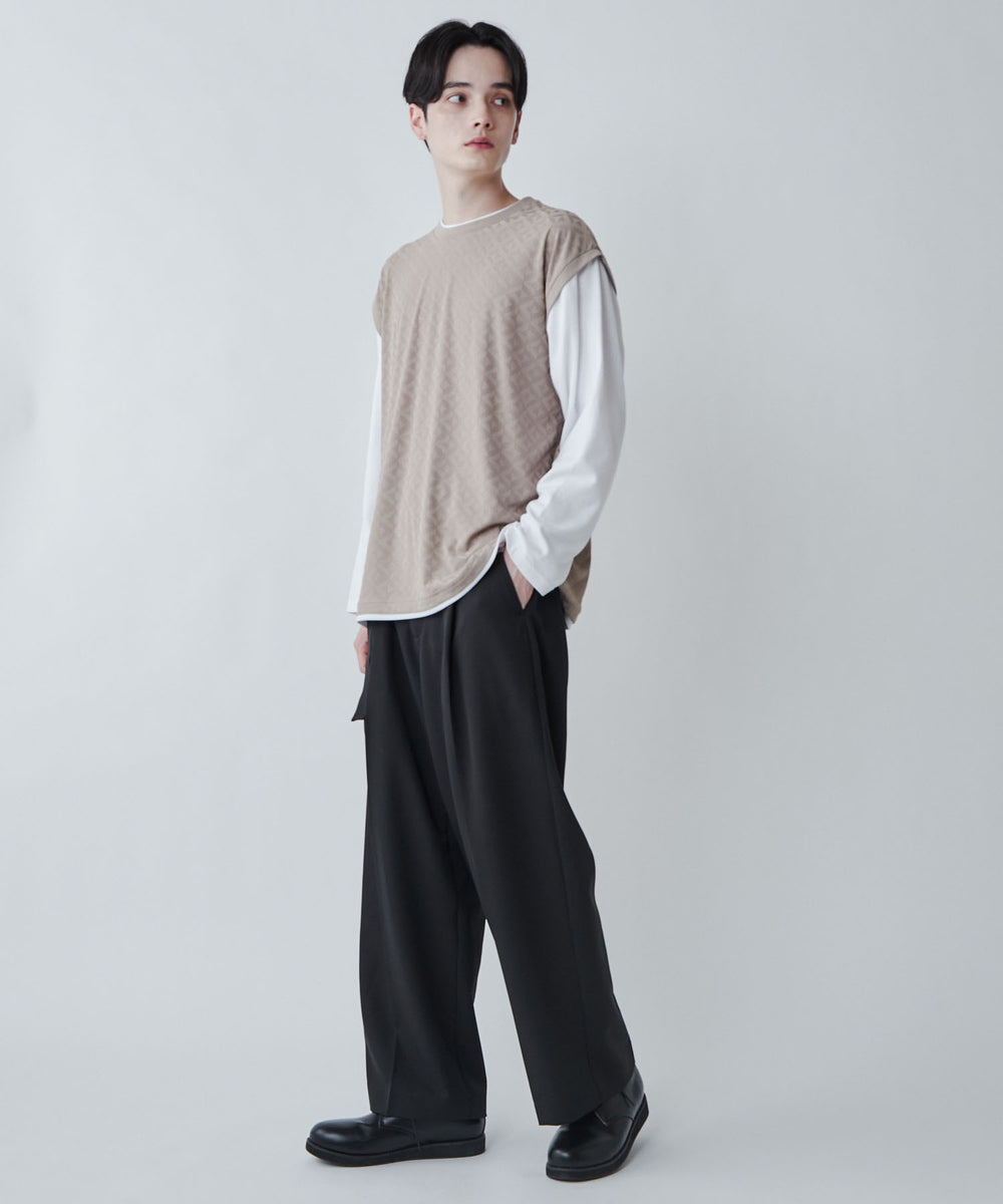 ベージュその他 モデル：180cm L着用