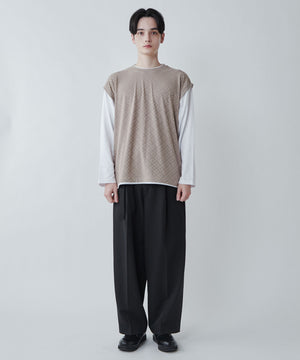 ベージュその他 モデル：180cm L着用