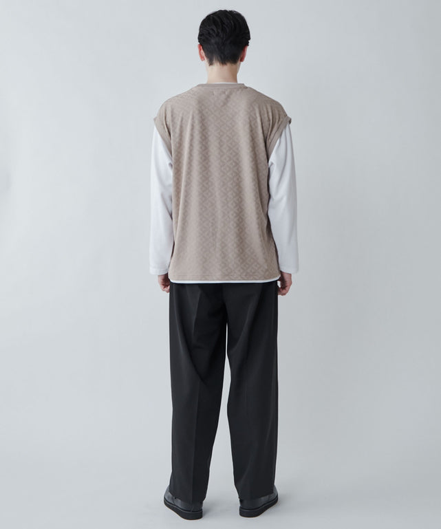 ベージュその他 モデル：180cm L着用