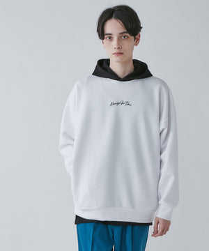 ホワイト モデル：180cm L着用