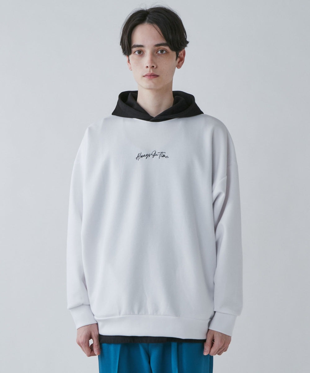 ホワイト モデル：180cm L着用