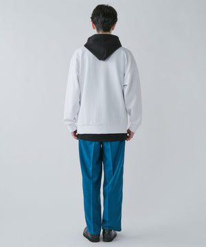 ホワイト モデル：180cm L着用