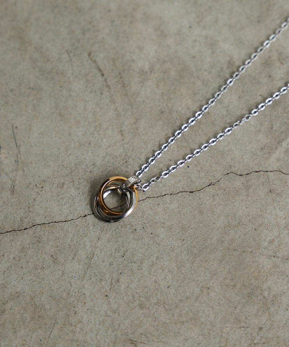ミニトリプルリングチェーンネックレス