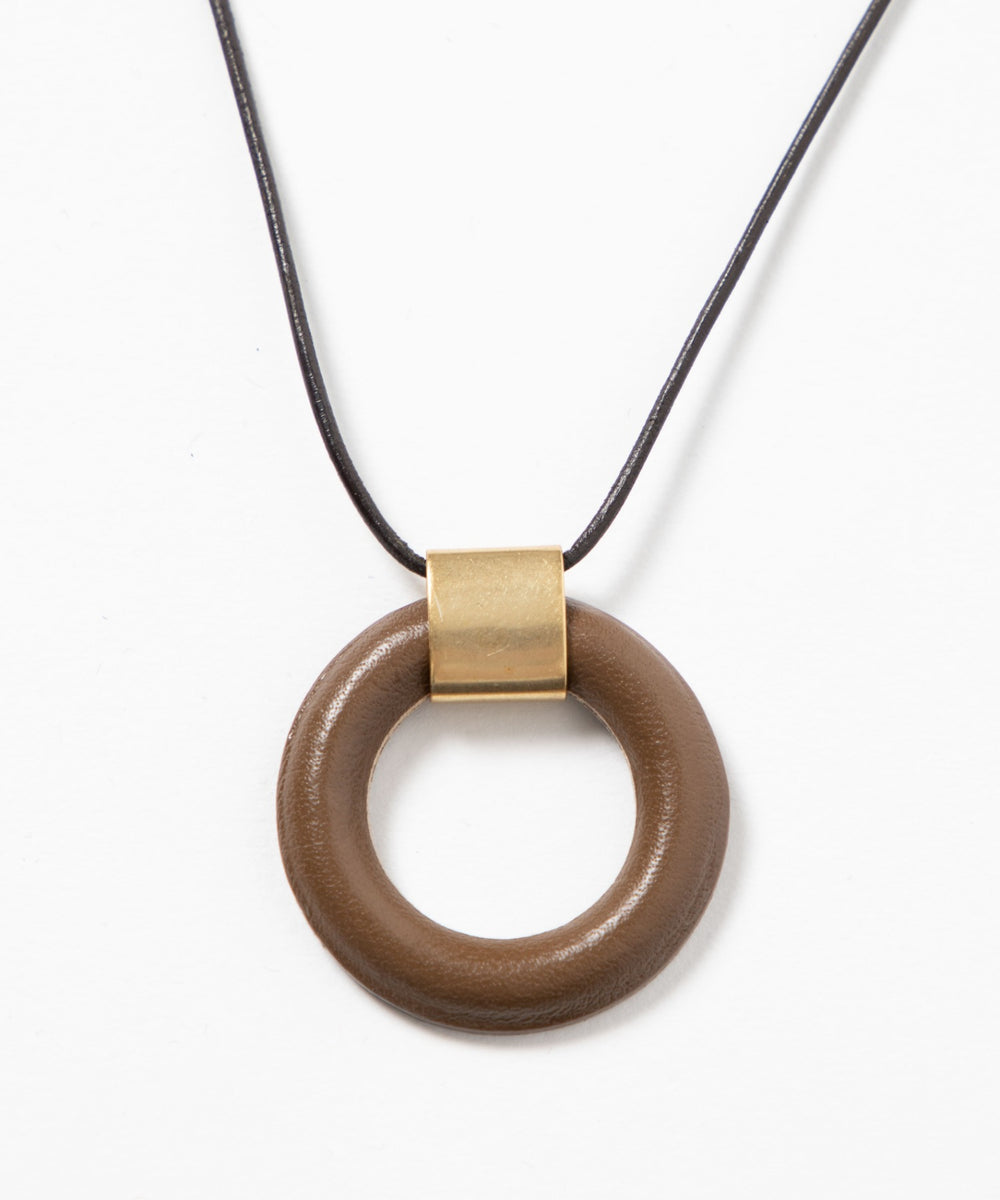 CSレザーリングネックレス