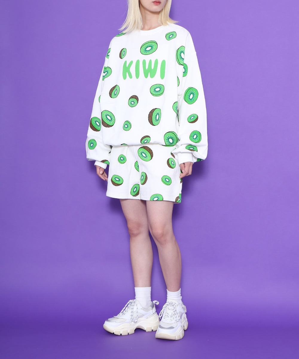 グリーン(キウイ) モデル：165㎝ ２着用