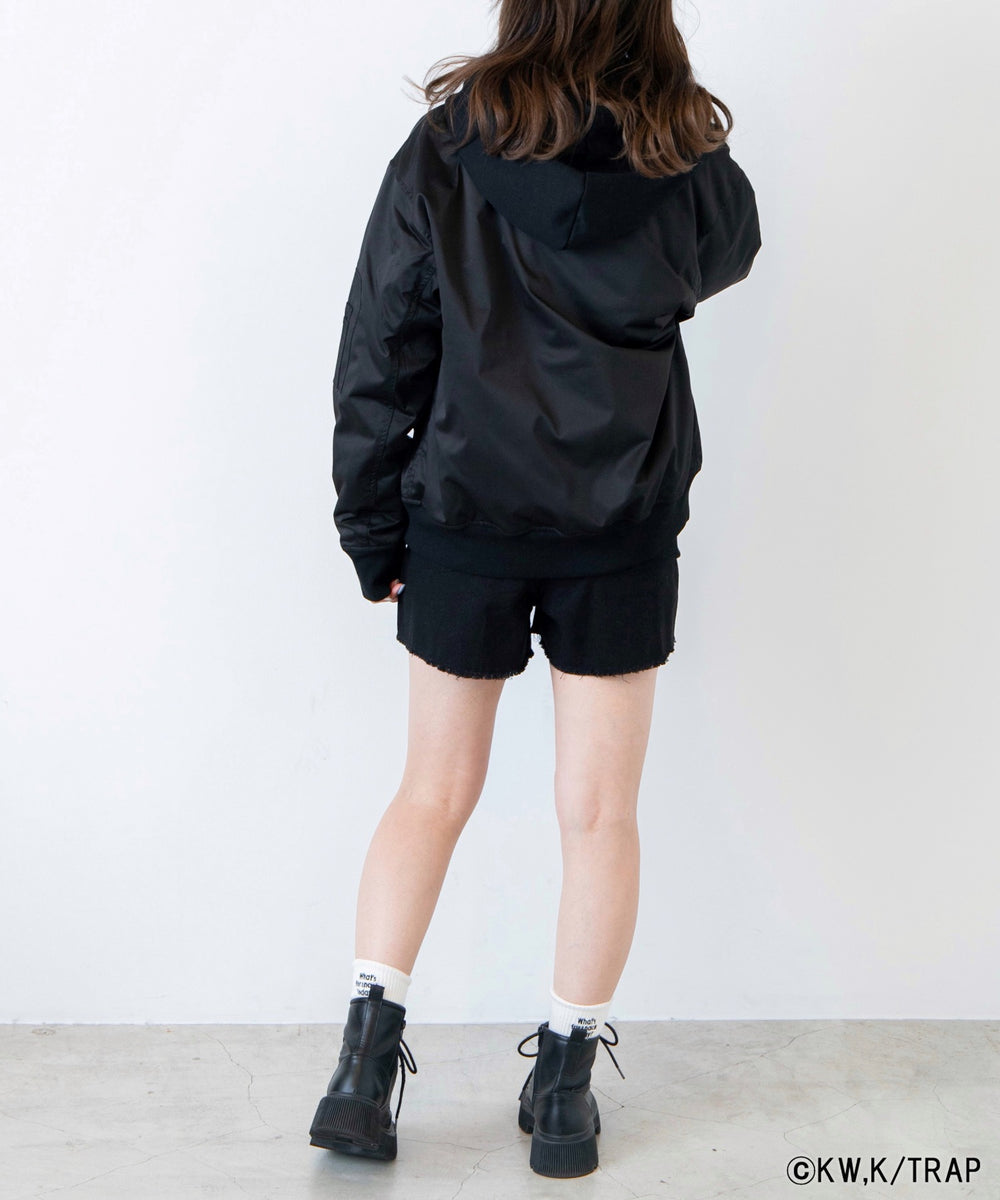 ブラック モデル：164cm L着用