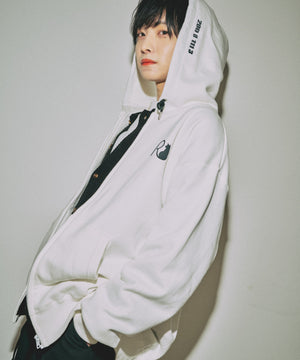 ホワイト　モデル：168cm　F着用