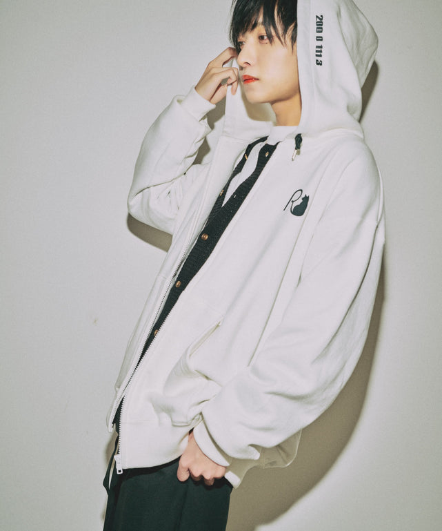 ホワイト　モデル：168cm　F着用