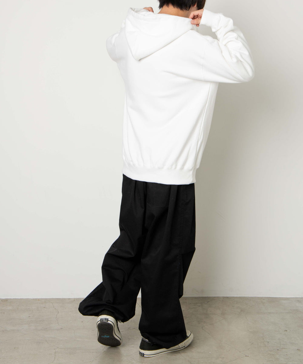 ホワイト　モデル：175cm　F着用