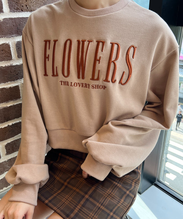 FLOWERS刺繍スウェット/ベージュ モデル：163㎝ F着用