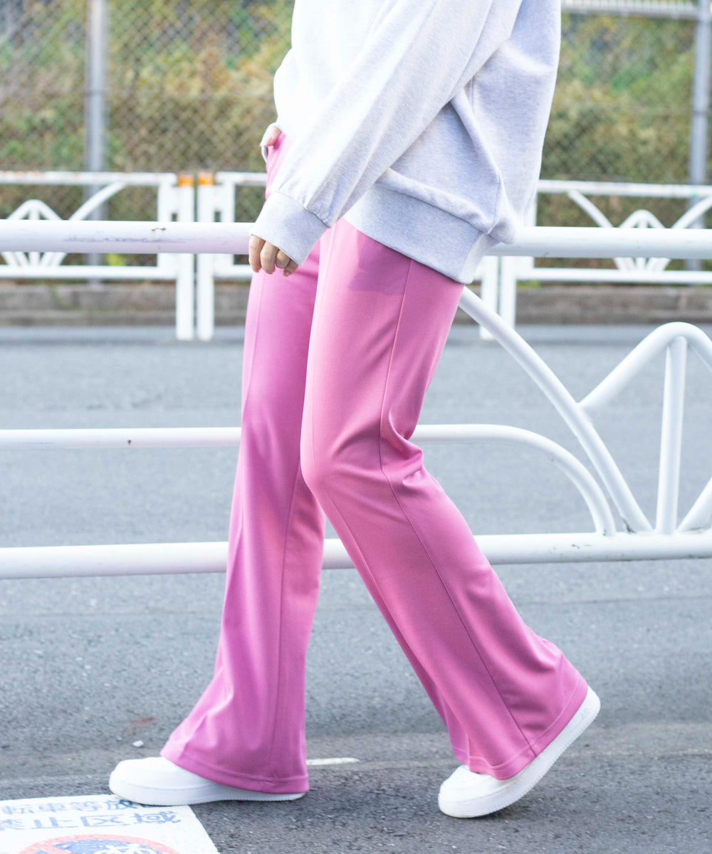 ピンク モデル：162cm M着用