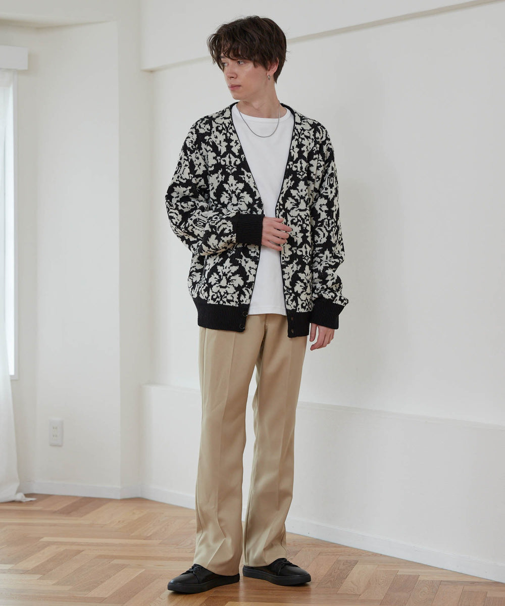 ベージュ　モデル：177cm L着用