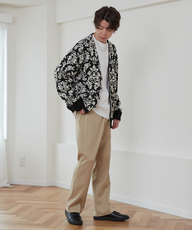 ベージュ　モデル：177cm L着用