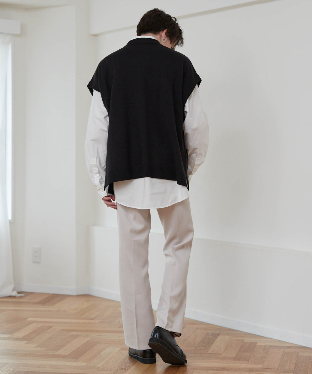 ホワイトアイボリー　モデル：177cm L着用